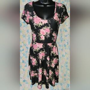 "NO BOUNDARIES" Juniors Sz 3/5 Floral Knit Midi Dress